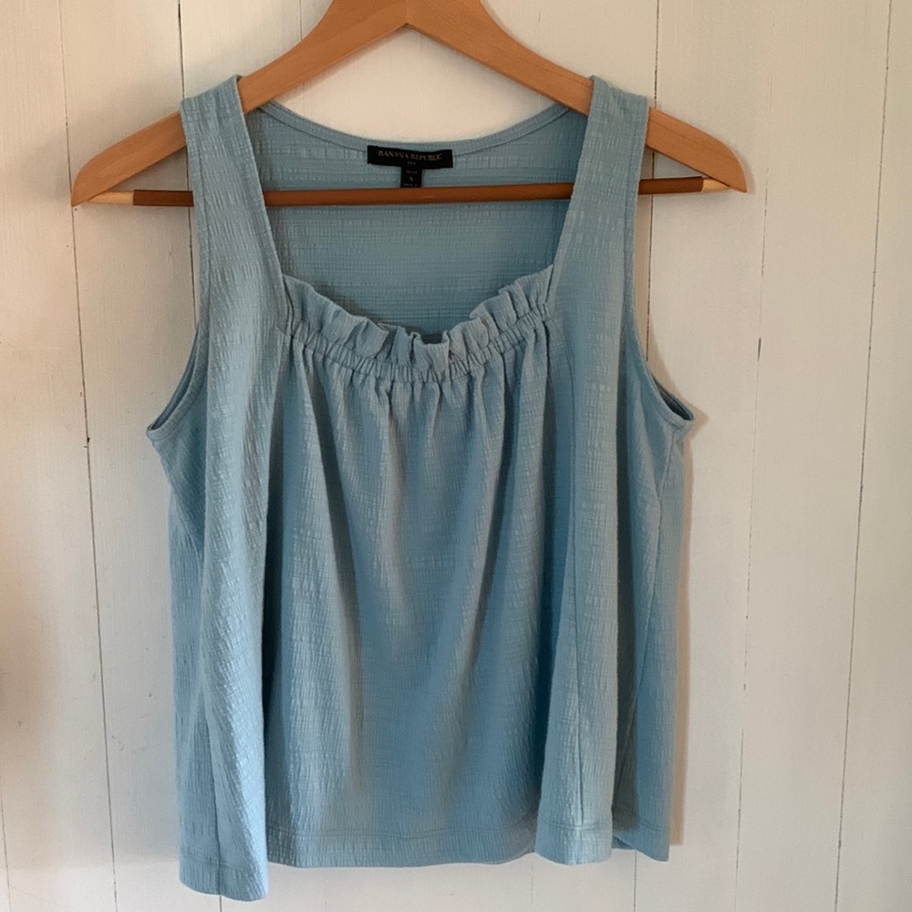 Banana Republic Flowy Tank
